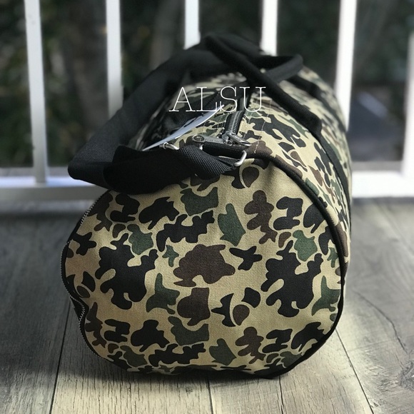 NWT Chuck Duffel Bag Navy Camo AUTHENTIC - Picture 3 of 8